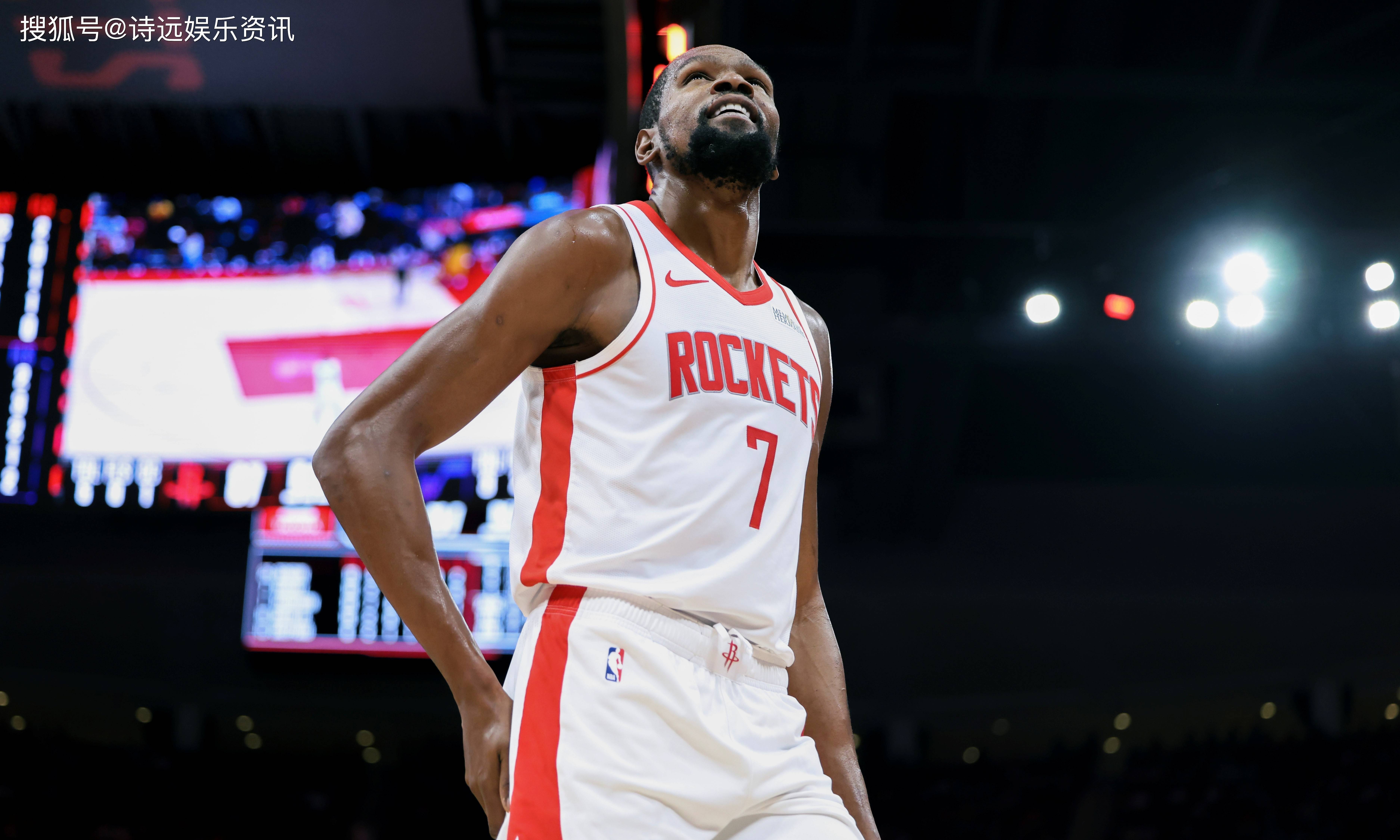 雷霆碾压深圳队,西亚卡姆点燃赛场 雷霆碾压深圳队,西亚卡姆点燃赛场